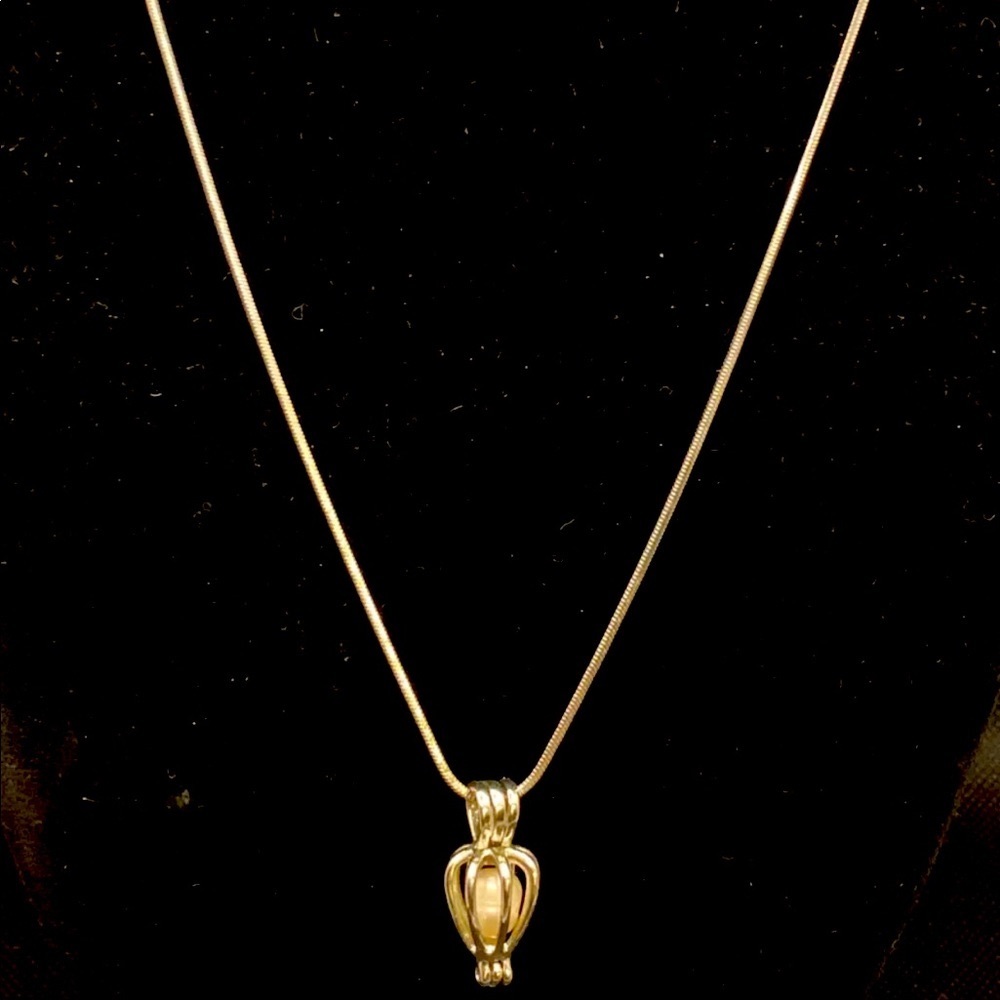 Vintage 18K Gold Plated Caged Pearl Pendant Necklace